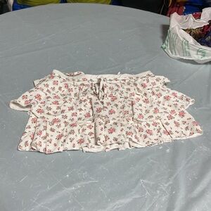 shosho White Off-Shoulder Floral Crop Top with Pink Roses